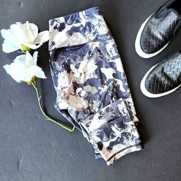 Head abstract Cropped Leggings - Picture 1 of 8